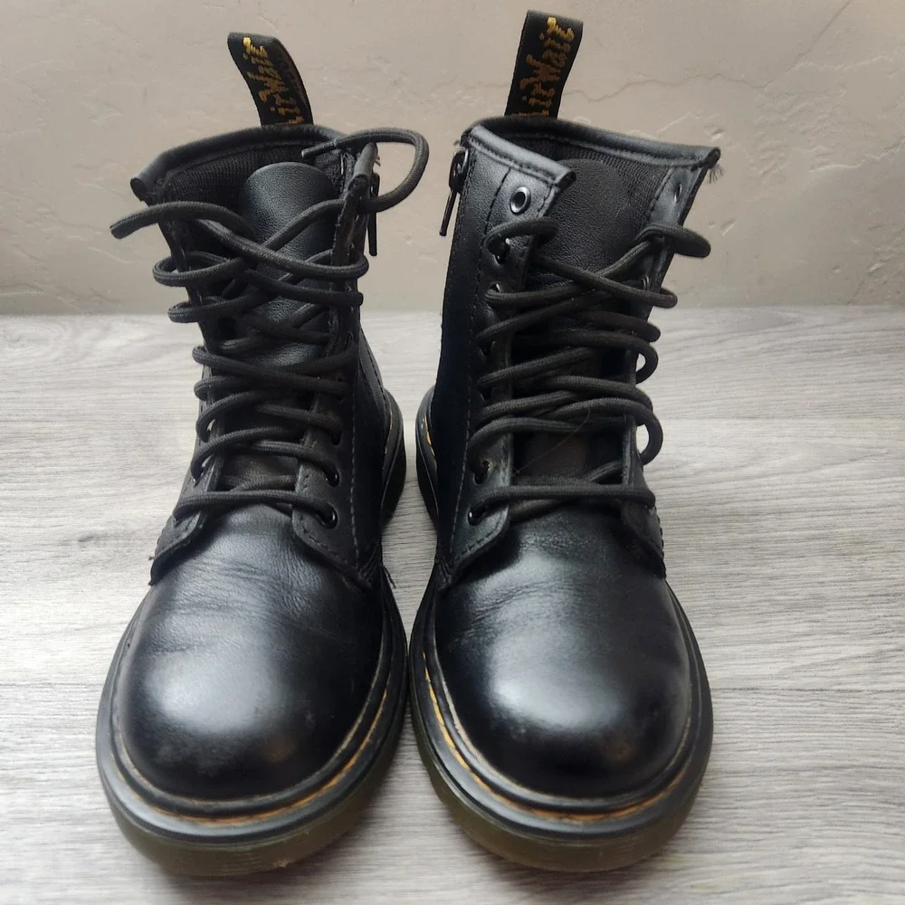 Dr. Martens  Delaney Black Leather Lace Up Boots Kids US Size 1 Side Zip Unisex‎